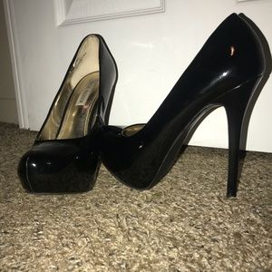 Steven Madden Black platform heels